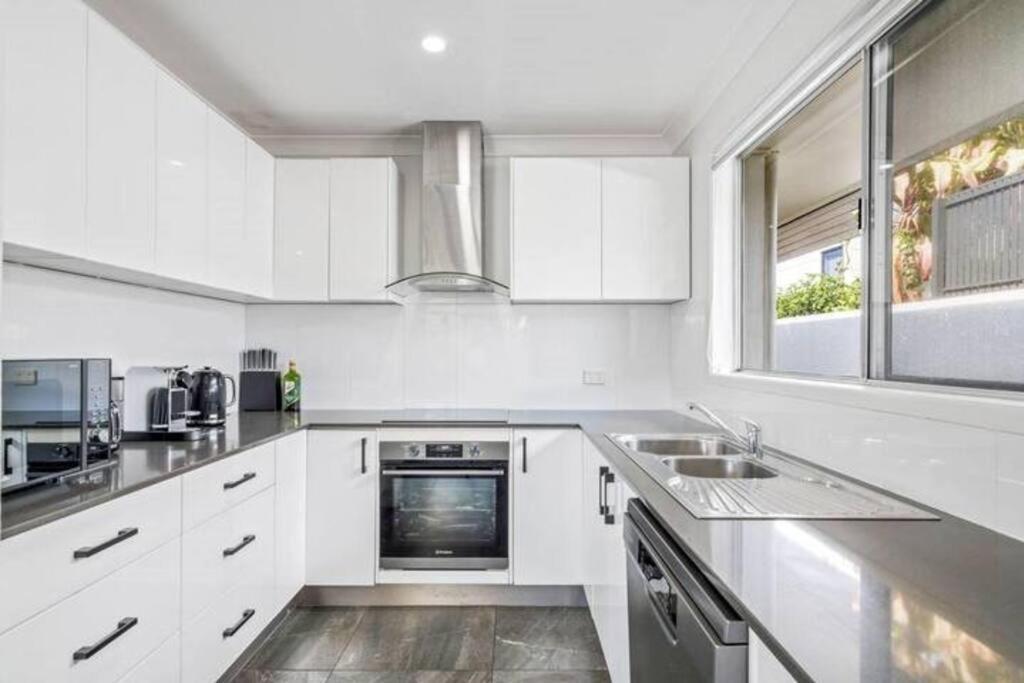 Stunning Entertainer With Private Holiday home Gold Coast