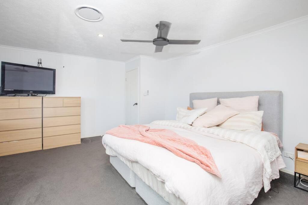 Stunning Entertainer With Private Holiday home Gold Coast